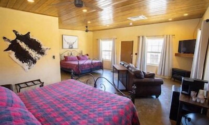 Terlingua Cabina | Big Bend Lodging at Ten Bits Ranch | Room #5 (Delmonico’s Steakhouse)
