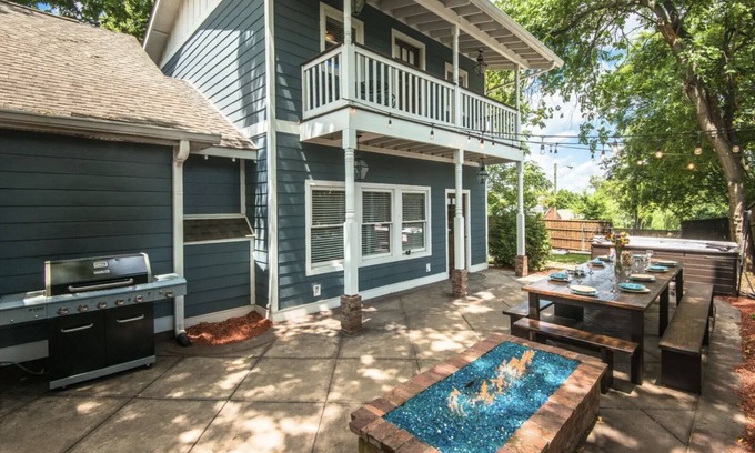 Shelby Hills Casa | Big Blue - Nashville's Premiere Home for Groups