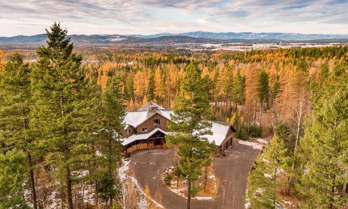 Bigfork Cabina | Big Cedar Lodge BigFork MT cerca del lago Flathead - 20 acres - 6 BD / 7 BA Capacidad 16+