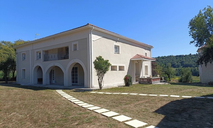 Blaymont Casa | Big cottage country 8 bedroom, pool, game room, spa, 24 people