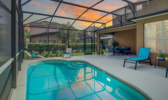 Lake Berkley Casa | ***Big Disney Family Home!*** Sleeps 12! Private Pool, Spa and Game Room!