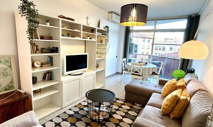 Navas Apartamento | Parking disponible. Acepto mascotas. Metro cerca. Cerca de la Sagrada Familia