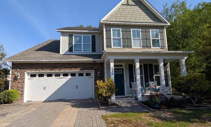 Myrtle Grove Casa | Big Fun in the Sun - Spacious 6 Bedroom Vacation Home in Fabulous Wilmington NC