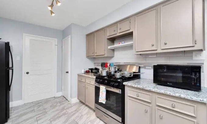 Shenandoah Casa | Big Groups and Pet Welcome Slps 13, Near Hospitals, Concerts, Sport facilities.