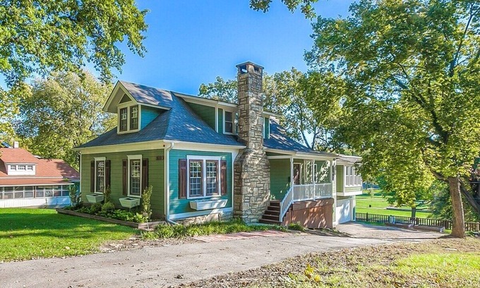 Southmoreland Casa | Casa familiar y grupal cerca de Westport Plaza Downtown