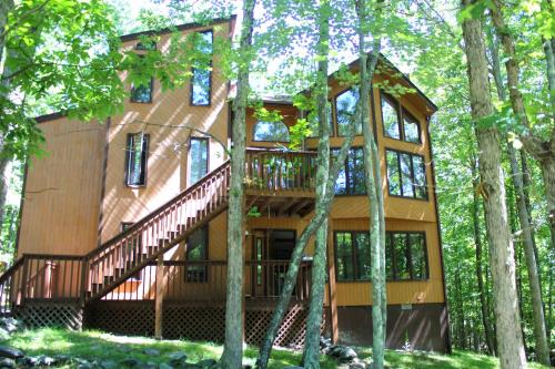 East Stroudsburg Casa | Big House On The Hill