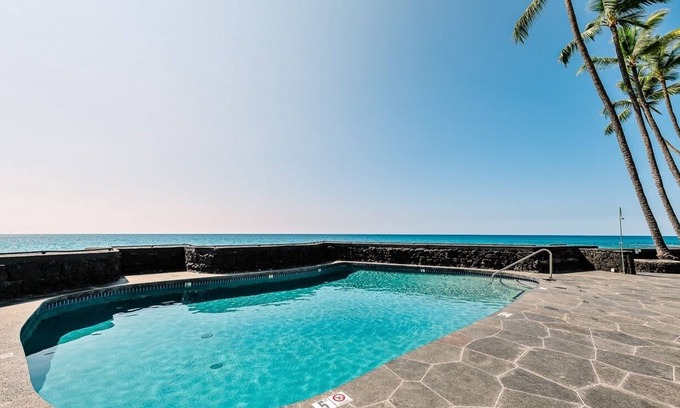 Kahaluu Bay Condominio | Big Island Kona Magic Sands by Coldwell Banker Island Vacations
