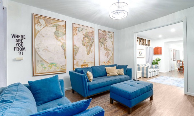 Buffalo Casa | Big Modern Downtown BFLO House