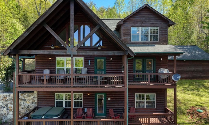 Choestoe Cabina | Big Sky Overlook - Hottub- Firepit - Pool Table