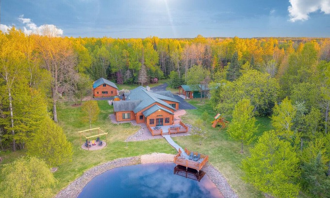 Lincoln County Cabina | Big Somo Lodge | 430 Acres Pond Sauna Trails