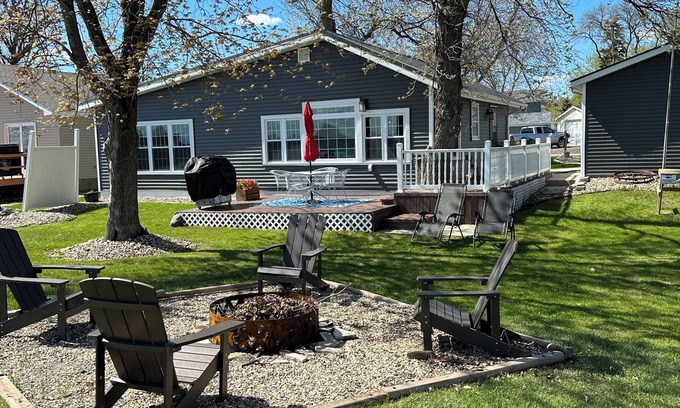 Ortonville Casa | Big Stone Lake Family Cabin: LAKEFRONT