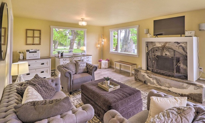 Bigfork Casa | Bigfork Home w/ Mtn Views - Close to Lake!