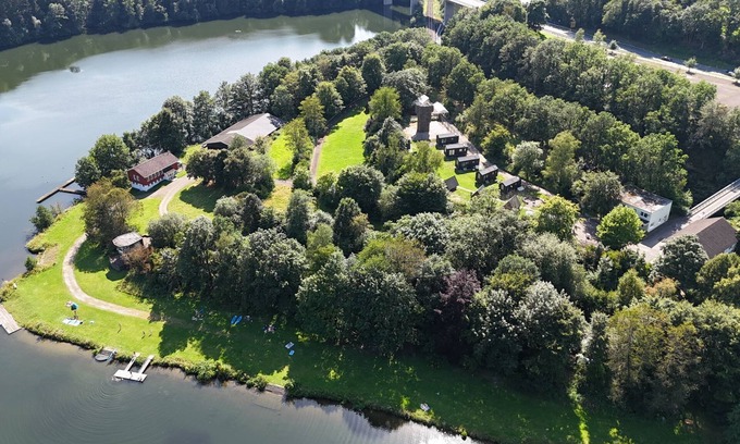 Olpe Casa | Bigge Elements guest house on Lake Bigge