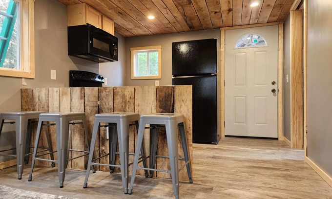 Luther Cabina | Bigger on the Inside - Tiny House with 20 acres