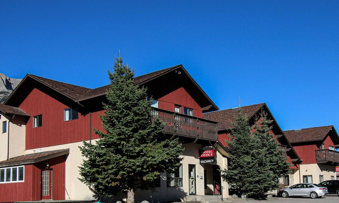 Dead Man's Flats Hotel | Bighorn Inn & Suites