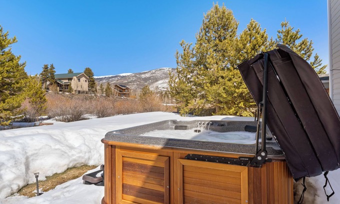 Willowbrook Meadows Cabaña | Bighorn Lodge by Summit County Mountain Retreats
