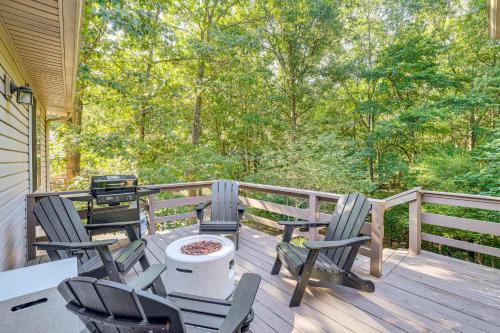 Bella Vista Casa | Bike, Golf, Swim Modern Bella Vista Home with Deck!