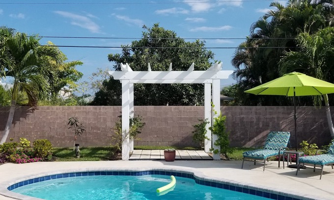 Naples Park Casa | Piscina recientemente renovada y climatizada en Naples Park - ¡Oferta de verano!