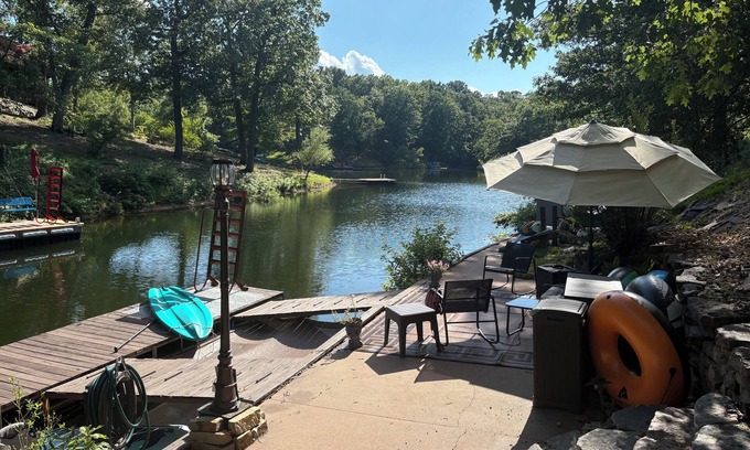 Bella Vista Apartamento | Biking and hiking getaway close to trails and on lake