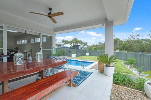 Vincentia Casa | Bikinis & Martinis