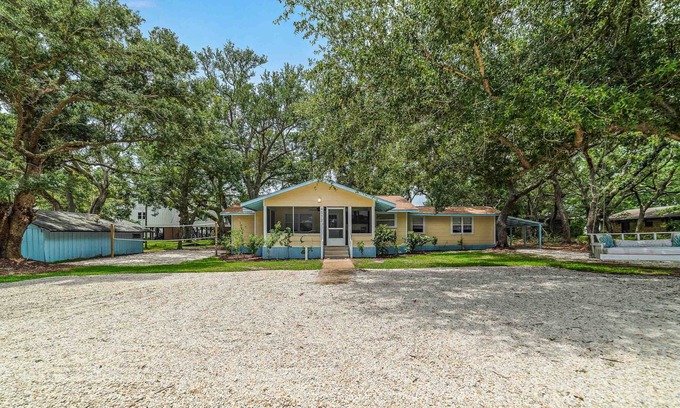 Orange Beach Cabaña | BILL FISH COTTAGE-LARGE GROUPS, FAMILY REUNION, BALL TEAMS- ALL WELCOME!!!!