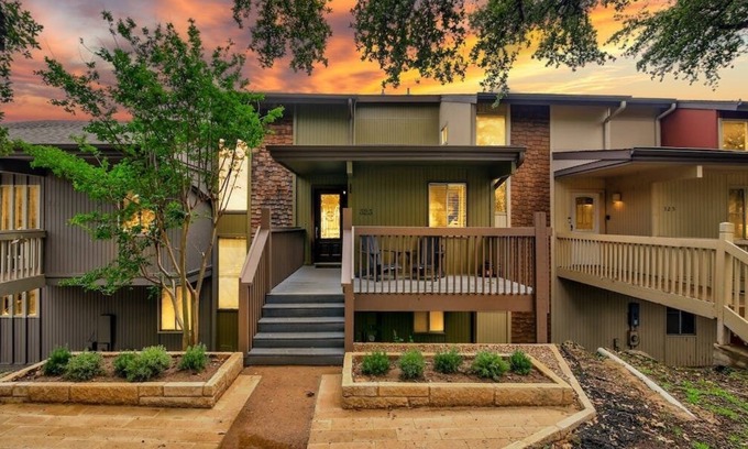 Point Venture Casa | Billie Jean, Lake Travis - Sleeps 8 Lake Access