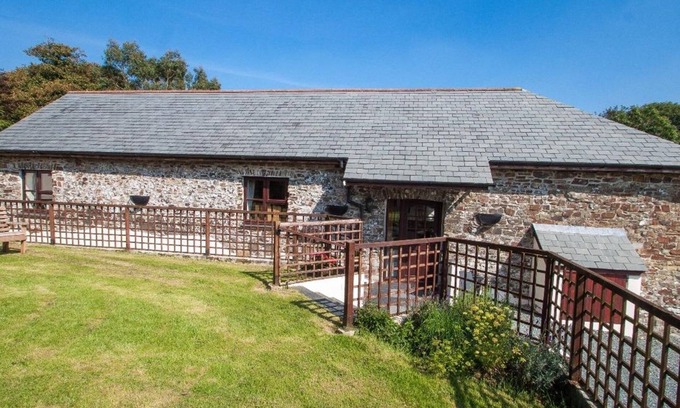 Holsworthy Cabaña | BILLY'S BARN, pet friendly, character holiday cottage in Bradworthy
