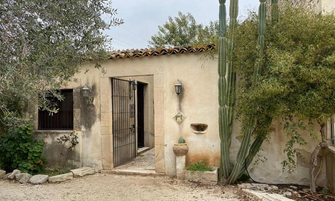 Vittoria Apartamento | Bilocale in antico Casale tra le vie del vino ibleo
