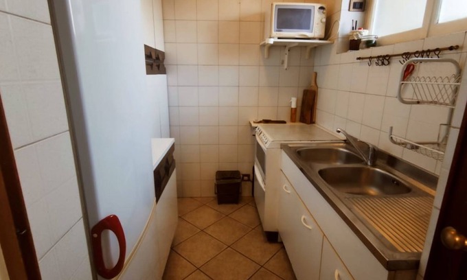 Lorenteggio Apartamento | Bilocale luminoso con posto auto e colazione