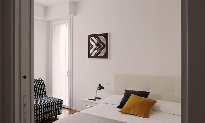 Giambellino Apartamento | Bilocale Metro 4 blu Frattini - airport Linate