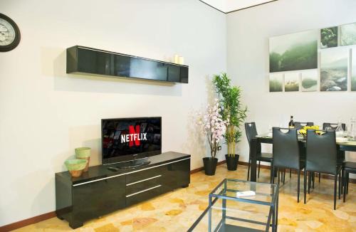 Nova Milanese Apartamento | Bilocale Nova Milanese vicino Milano Monza - Parcheggio, terrazzo, Wifi, AC, Netfilx -