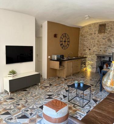 Campiglia Marittima Apartamento | Bilocale vista mare nel borgo di Campiglia Marittima