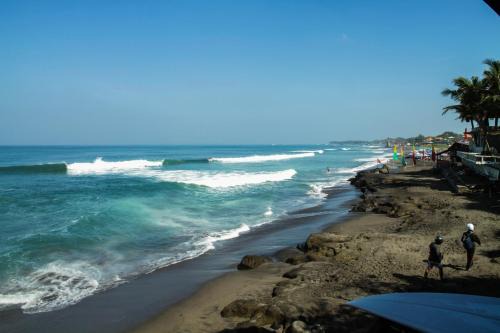 Batu Bolong Casa | Bima Sakti Homestay Echo Beach Canggu