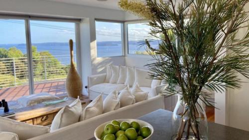 Killcare Heights Casa | 'Binalong House' by HolidayCo