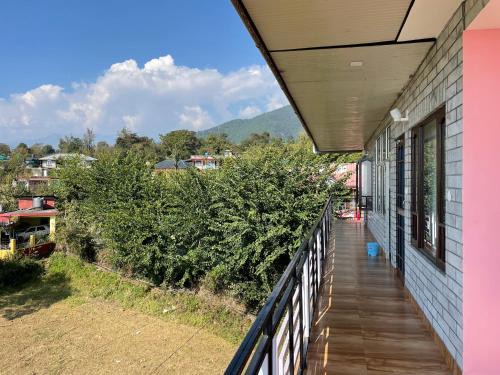 Gunehr Hotel | BirAlive Cafe & Homes