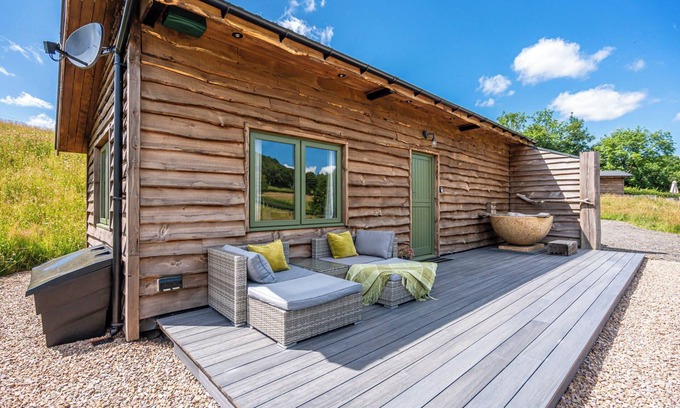 Caersws Cabaña | BIRCH BANC RETREATS - BEDW, pet friendly, with a garden in Llanidloes