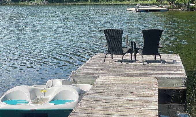 L'Amable Cabaña | Birch Bark Canoe Lucerne Lake Cottage is beautiful pet friendly & near Bancroft