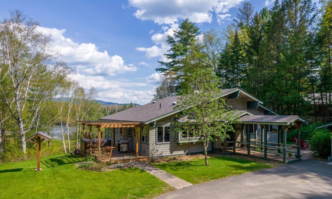 Tupper Lake Casa | Birch Berry Lane on Stony Creek Pond