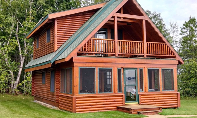 Cheboygan Cabina | CABINA DE REGISTRO EN EL LAGO HURON Centrado entre la ciudad de Mackinaw y Cheboygan