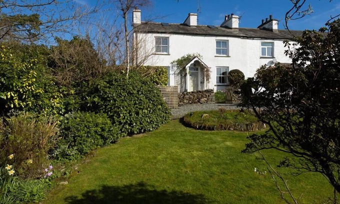 Crook Cabaña | BIRCHMILL COTTAGE, pet friendly, with open fire in Kendal