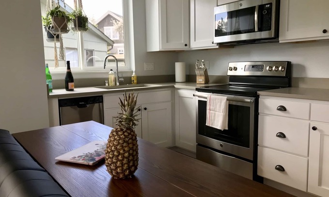 Wallingford Casa | Birdhouse on GreenLake