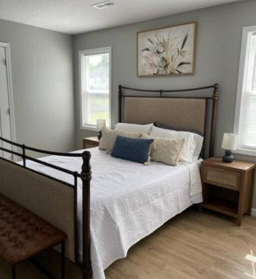 Hamilton Apartamento | Birdie Mae - 2 bedroom House in DT Hamilton