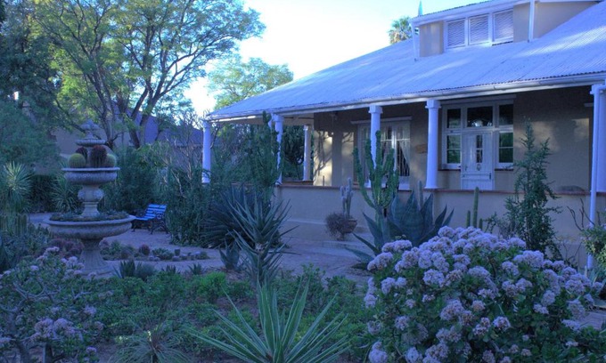 Oudtshoorn Casa | Bisibee Guest House