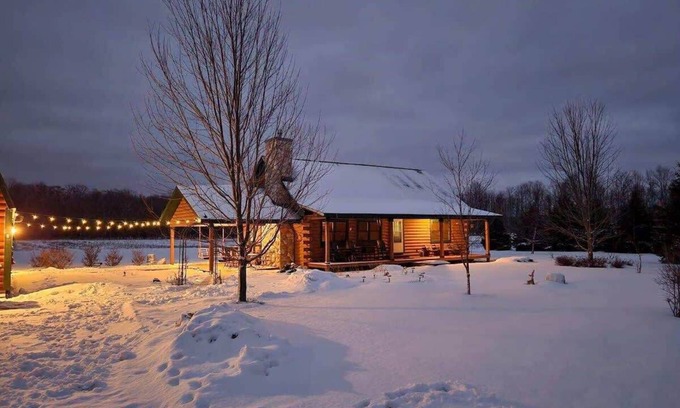 Beulah Casa | Bison Acres Close to Crystal Mt with Hot Tub
