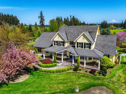 Oregon City Casa | Bison Ridge Retreat - Spacious and in Nature