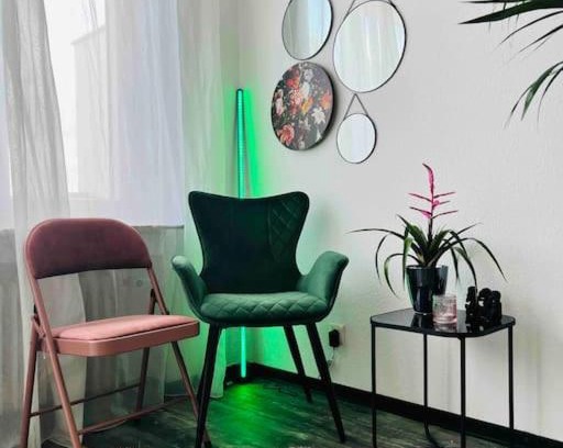 Am Homburg Apartamento | Blühendes Balkonwohnung mit Traumaussicht