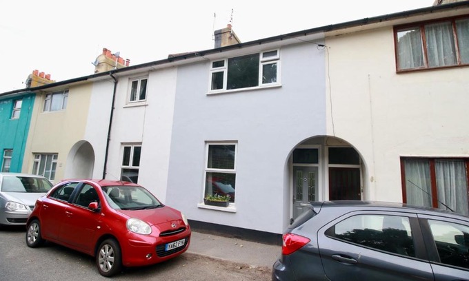 Seaford Casa | Blachington Cottage, Stunning and Central By Air Premier