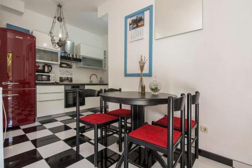 Komiza Apartamento | Black and White chill out