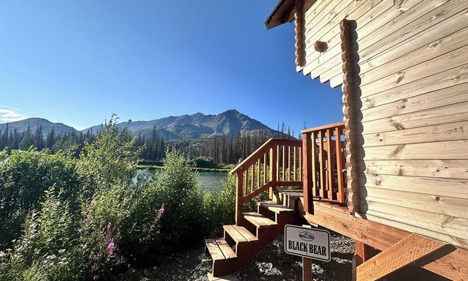 Denali Cabina | Black Bear, Black Bear Lakefront Cabin