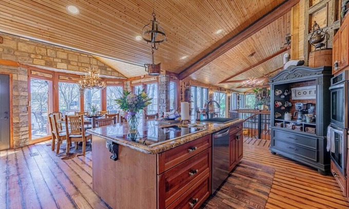 Bella Vista Casa | Black Bear Lodge - Luxury lakefront, sleeps 15